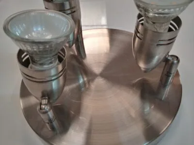 Lámpara de techo metálica plateada