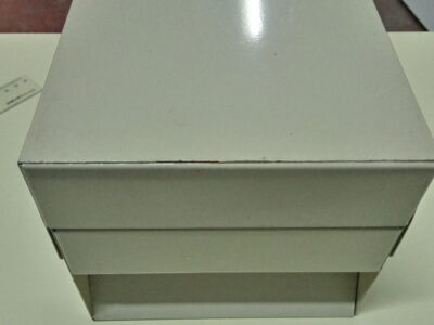 Archivador metálico de tarjetas beige/gris