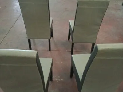 Conjunto de sillas de comedor con acolchado grueso