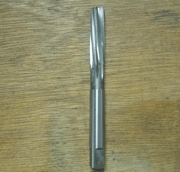 Escariador a mano 12mm para torno