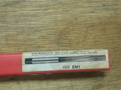 Escariador a mano 12mm para torno