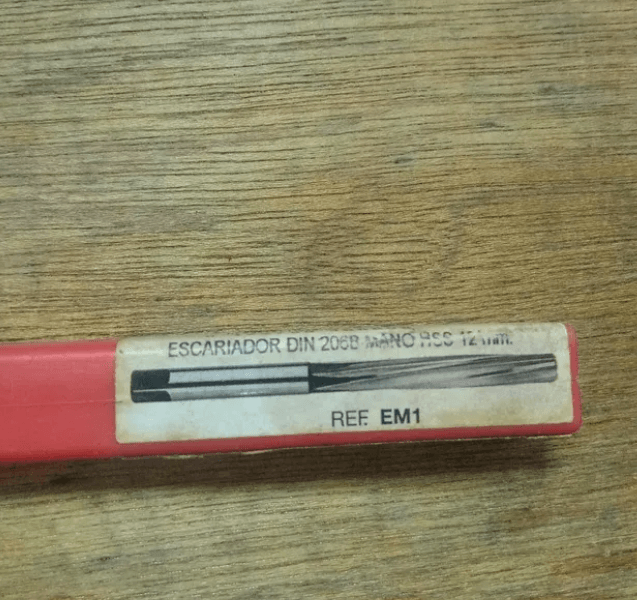 Escariador a mano 12mm para torno